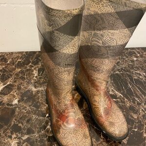 Burberry Beige and Black Patterned Rain Boots